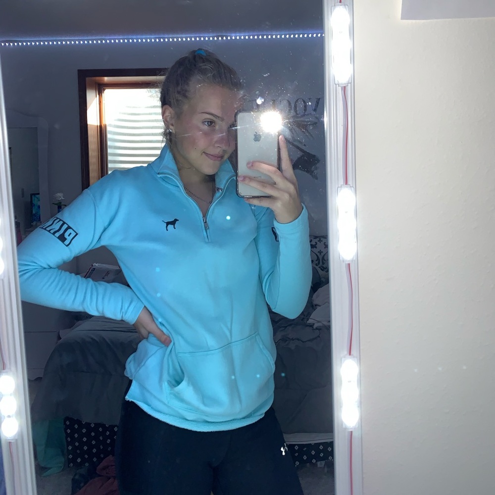 VS Pink pullover